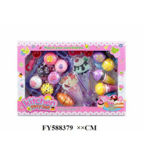 精美蛋糕配雪糕可切面包